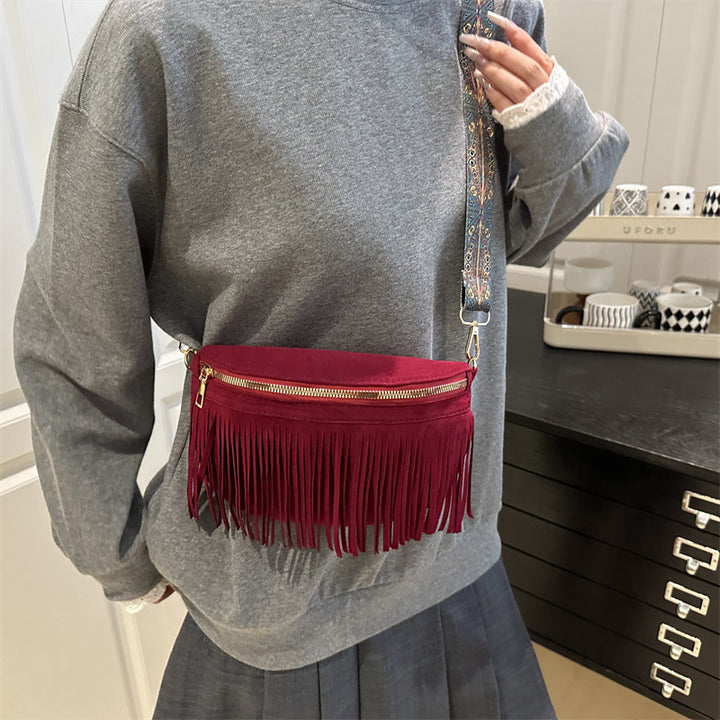 Damen Umhängetasche mit fransigen Details und dekorativem Gürtel Nord Taschen