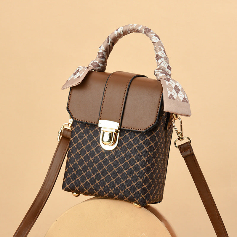 Damen modische Handtasche mit schickem Tragegriff Nord Taschen
