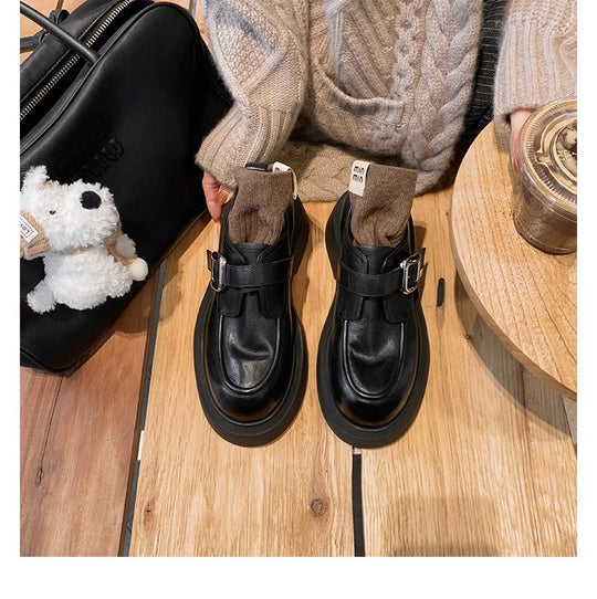 Damen Chunky-Loafer mit markanter Plateausohle und dekorativem Schnallenriemen Nord Taschen