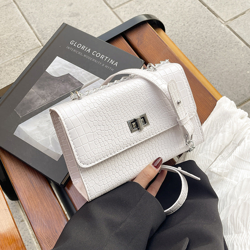 Damen Clutch-Tasche aus hochwertigem Kunstleder mit elegantem Kroko-Muster Nord Taschen
