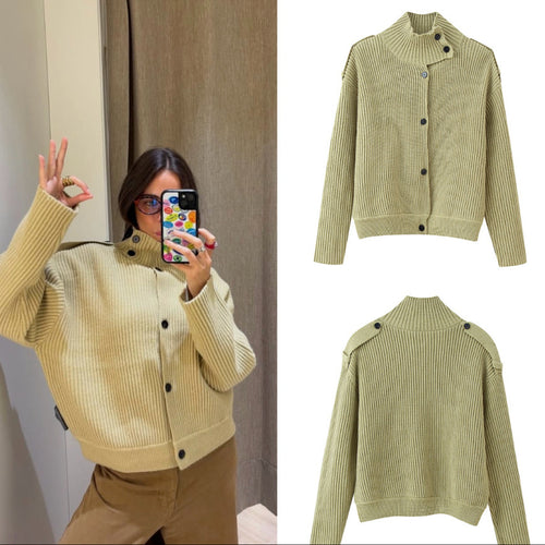 Damen 80+ kurzer Rippstrick‑Cardigan mit hohem Stehkragen und Knopfleiste Nord Taschen