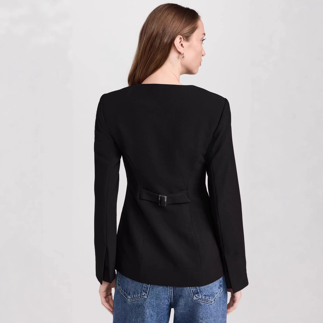 Damen Taillierter Kurzblazer mit Rundhalsausschnitt und mittiger Knopfleiste Nord Taschen