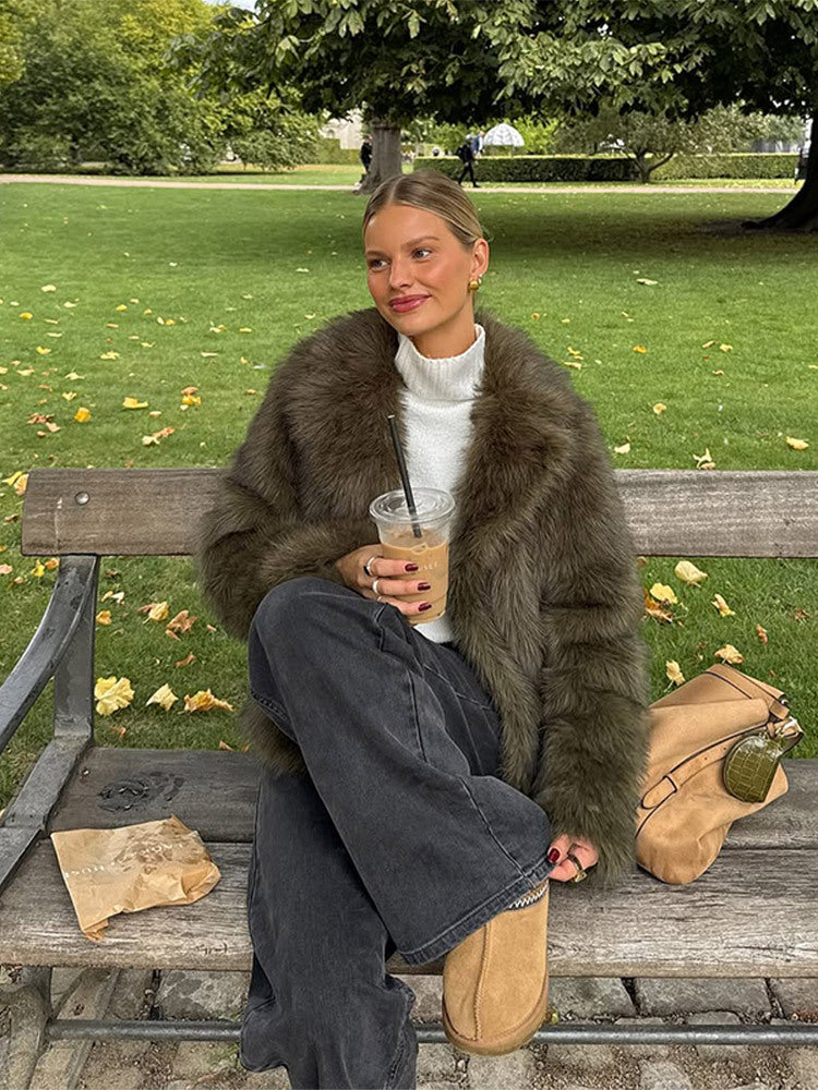 Damen Boxy-Kunstfelljacke mit voluminösem Schalkragen und weicher Teddystruktur Nord Taschen