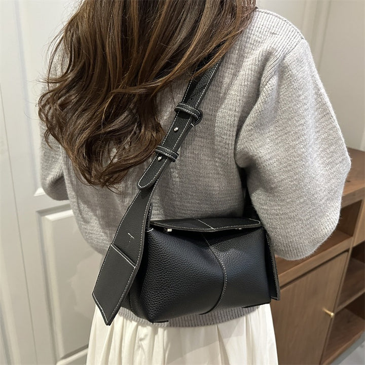 Damen Umhängetasche im minimalistischen Design mit verstellbarem Schulterriemen Nord Taschen
