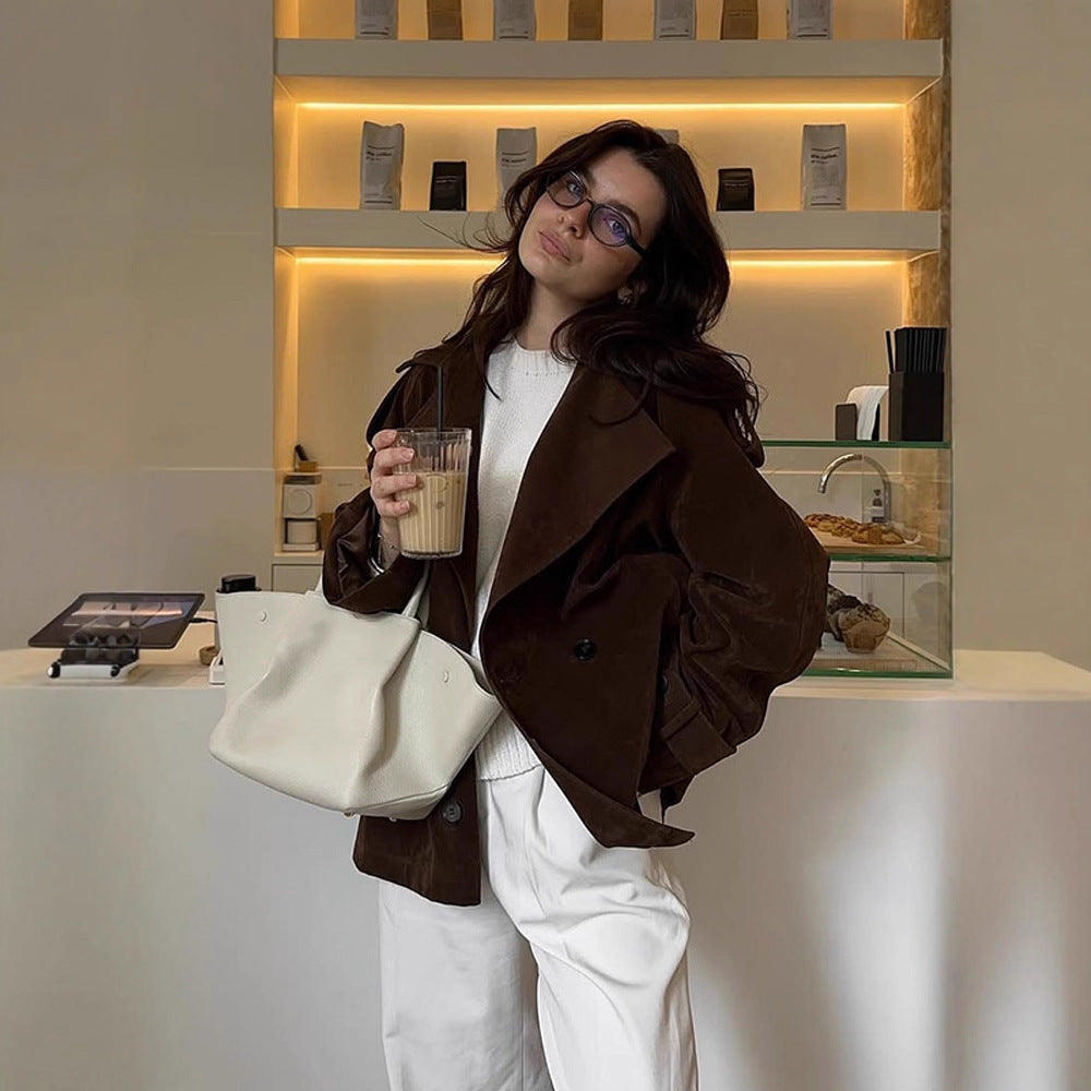 Damen Kurztrench aus Veloursleder-Optik mit weitem Revers und boxy Silhouette Nord Taschen