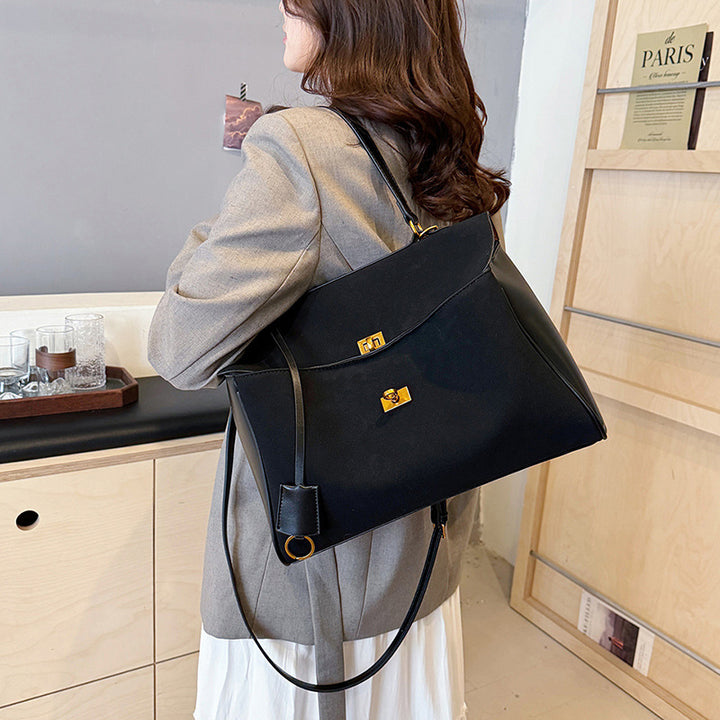 Damen elegante Umhängetasche mit schickem Klappverschluss | Nord Taschen