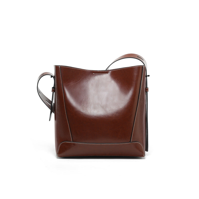 Damen elegante Schultertasche mit strukturierten Akzenten Nord Taschen