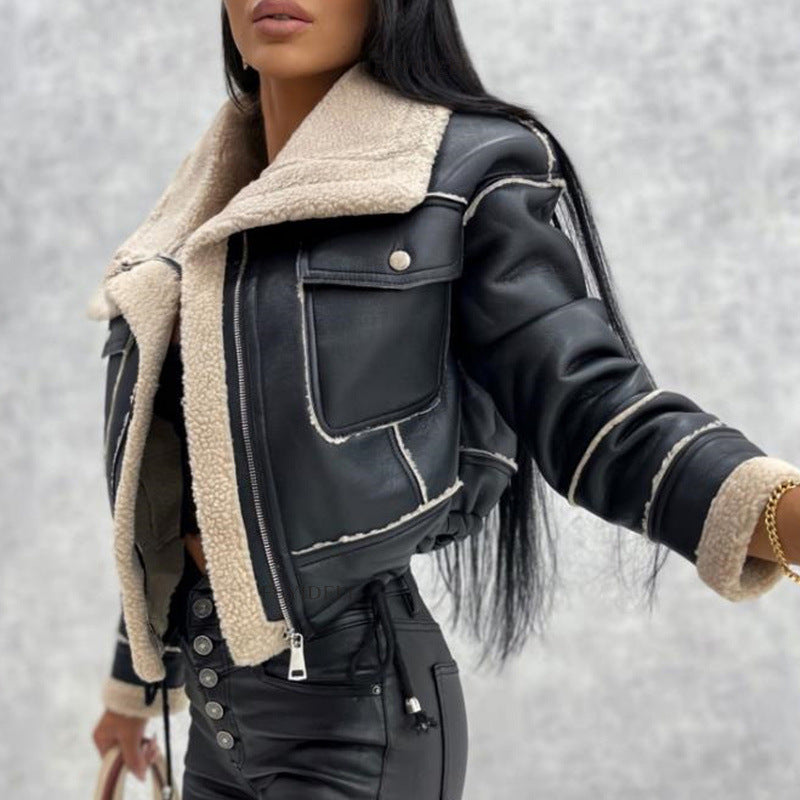 Damen Fliegerjacke in Lammfell-Optik mit Teddyfutter und taillierter Biker-Silhouette Nord Taschen