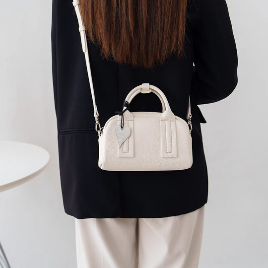 Damen Handtasche im klassischen Design mit hochwertigem Leder und verstellbarem Schulterriemen Nord Taschen