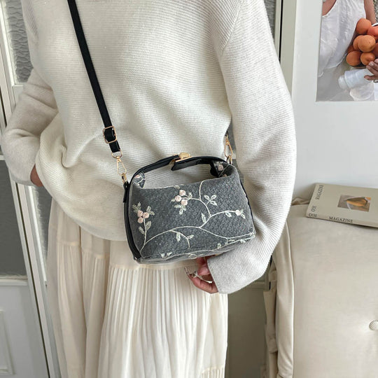 Damen Umhängetasche mit elegantem Blumenmuster und hochwertiger Verarbeitung Nord Taschen