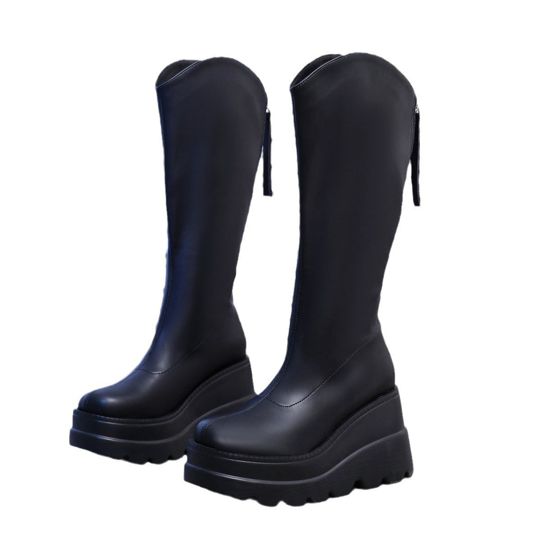 Damen Kniehohe Plateau‑Boots mit grober Lug‑Sohle, verdeckter Keilsohle und Seitenreißverschluss Nord Taschen