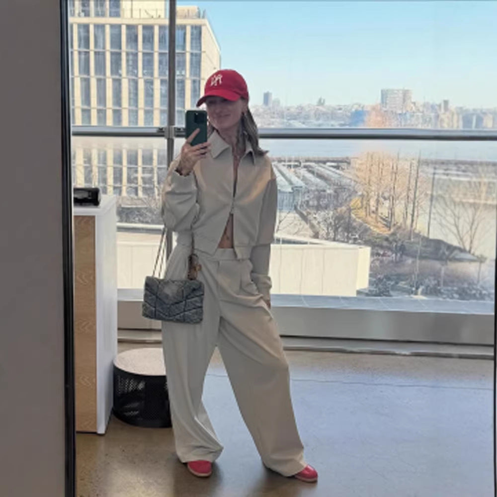Damen Kurzjacke mit Stehkragen und weiten Bundfaltenhose Set Nord Taschen