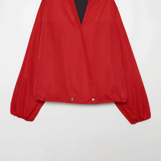 Damen Kurzjacke im Bomberstil mit Kimono-Kragen, Ballonärmeln und elastischem Saum Nord Taschen