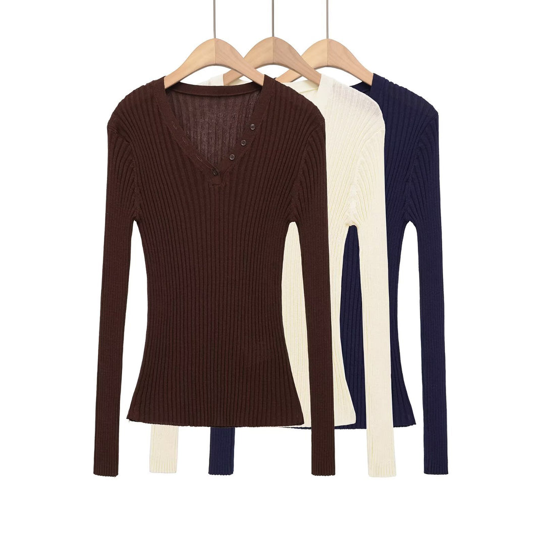 Damen Figurbetontes Rippstrick-Longsleeve mit V-Ausschnitt und Zierknopfleiste Nord Taschen