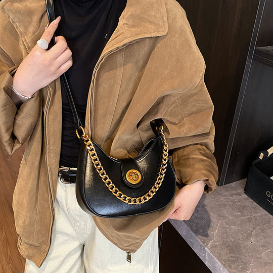 Damen Hobo-Tasche mit eleganter Kettenverzierung und hochwertigem Leder Nord Taschen