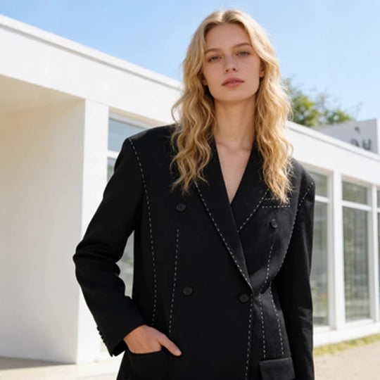 Damen Doppelreihiger Oversize-Mantelblazer mit markanter Schulterpartie & Ziersteppungen Nord Taschen