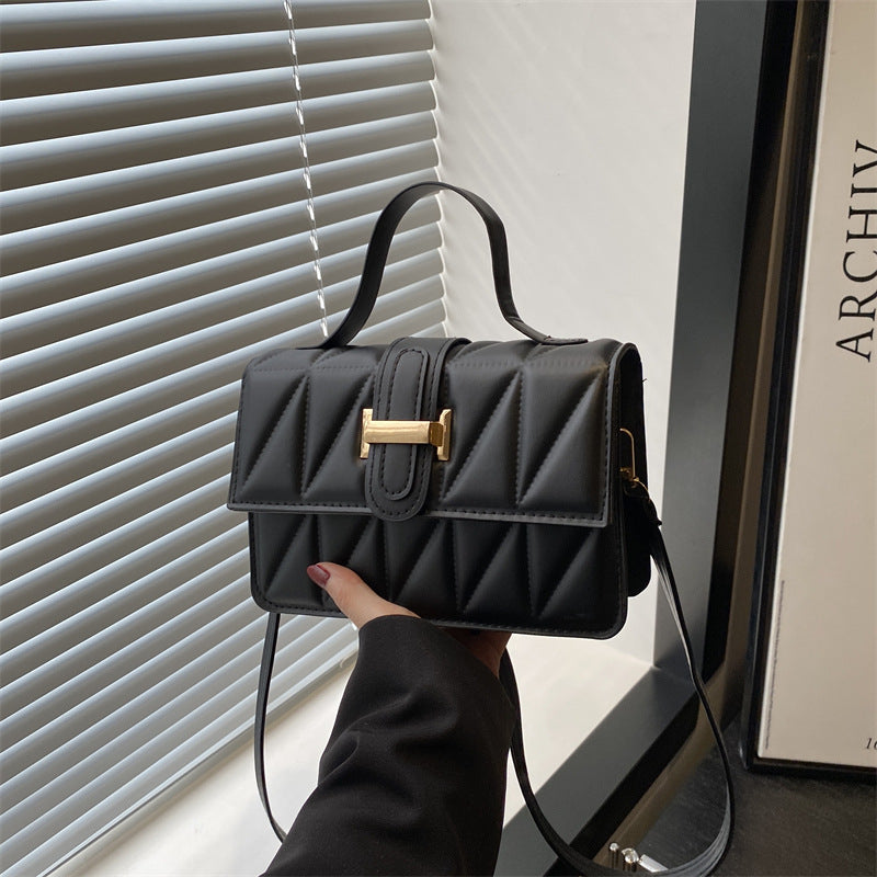 Damen Handtasche mit gestepptem Design und elegantem Klappverschluss Nord Taschen