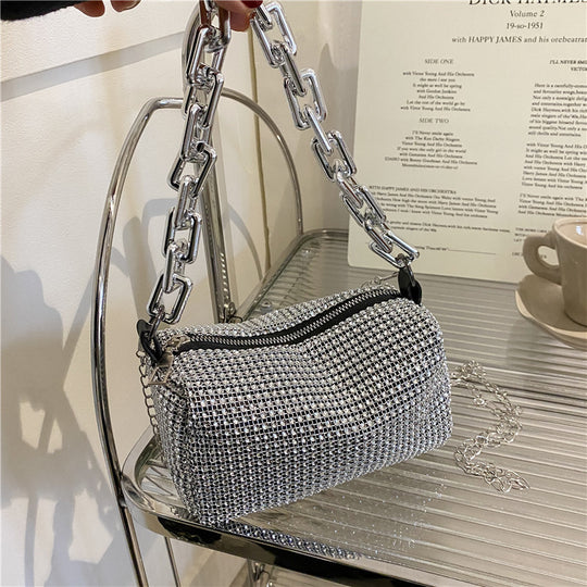 Damen schicke Umhängetasche mit funkelndem Strass und auffällig Kettenakzent Nord Taschen