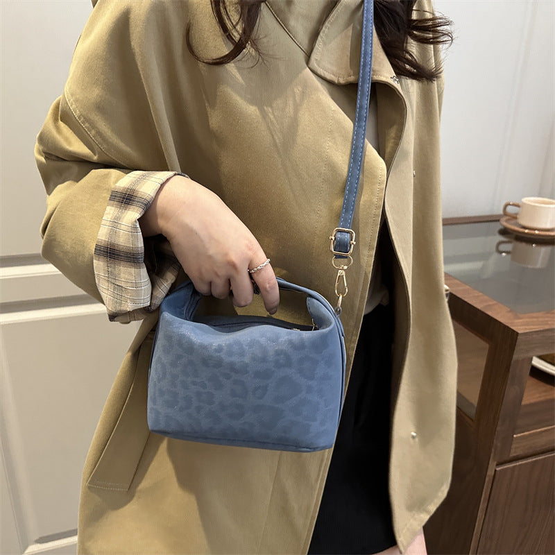 Damentasche mit elegantem Leopardenmuster und wertvollen Details Nord Taschen