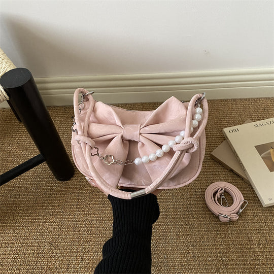 Damen Handtasche mit eleganter Rüschendekoration und perlverziertem Henkel Nord Taschen