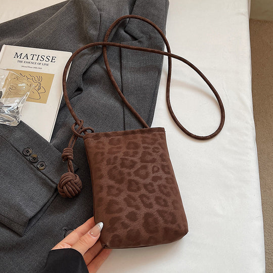 Damen Umhängetasche aus weichem Kunstleder mit modernem Leopardenmuster Nord Taschen