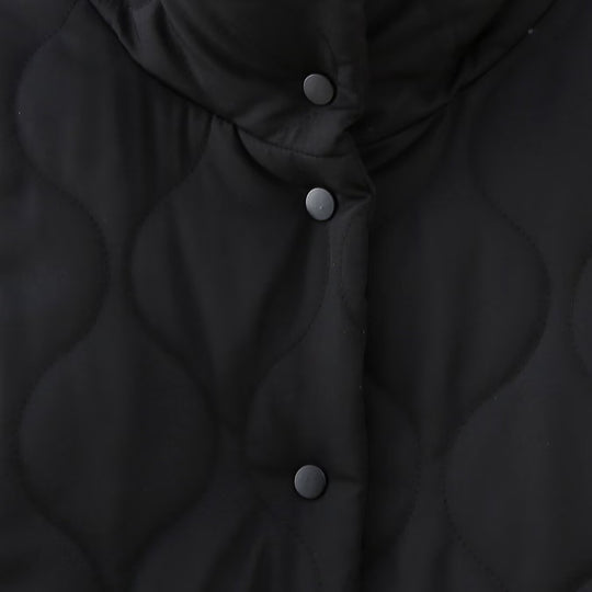 Damen Kurz gesteppte Jacke mit hohem Stehkragen und Rüschentaschen Nord Taschen