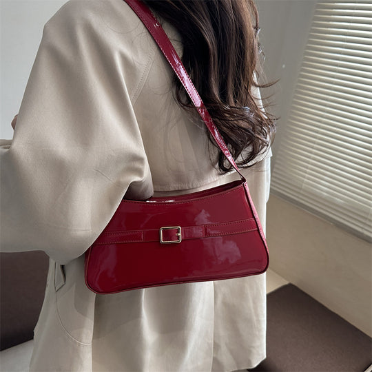 Damen Schultertasche mit elegantem Klappverschluss und mattem Kunstleder Nord Taschen