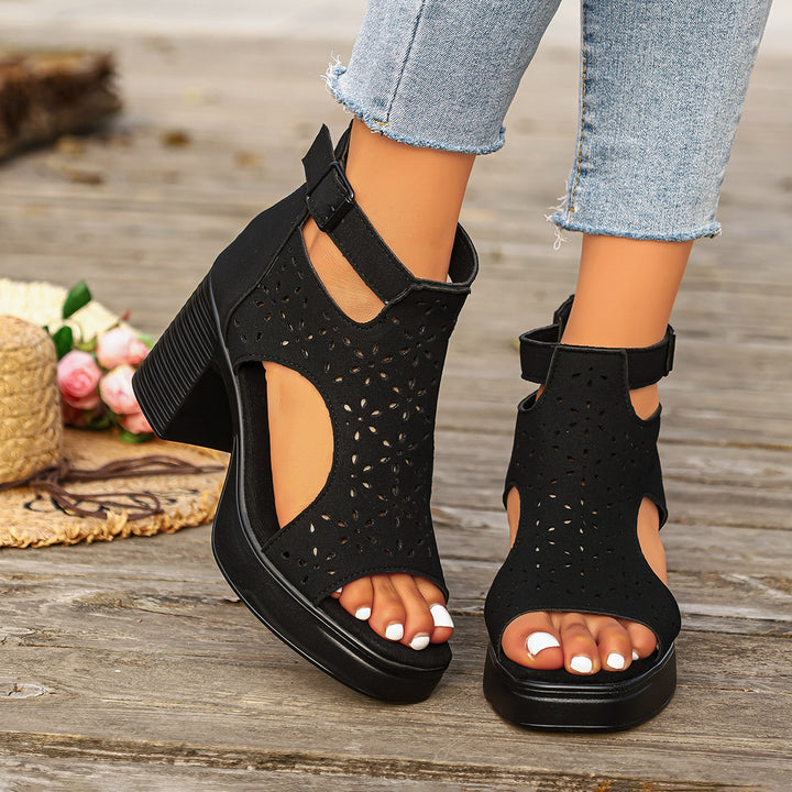 Damen  Cut-Out Knöchel-Sandalette mit mittelhohem Blockabsatz und perforiertem Veloursimitat Nord Taschen