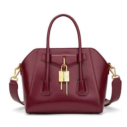 Damen Handtasche im modernen, strukturierten Design mit goldenen Akzenten Nord Taschen