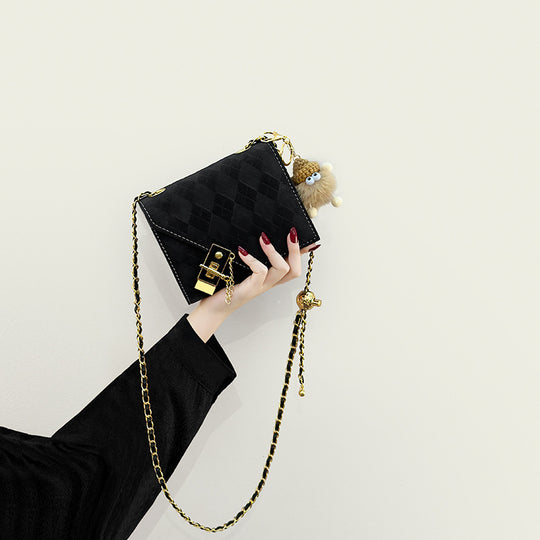 Damen Clutch-Tasche mit edlem Kettenriemen und raffiniertem Faltendesign Nord Taschen