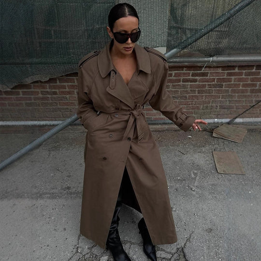 Damen Maxilanger Trenchcoat mit betonter Schulterpartie, doppelter Knopfleiste und Bindegürtel Nord Taschen
