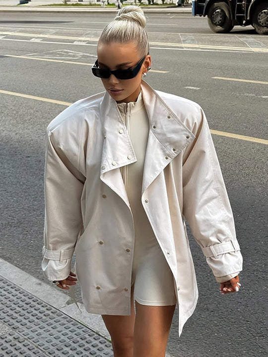 Damen Kurz‑Trench im Oversize‑Look mit extrabreitem Revers und Druckknopfverschluss Nord Taschen