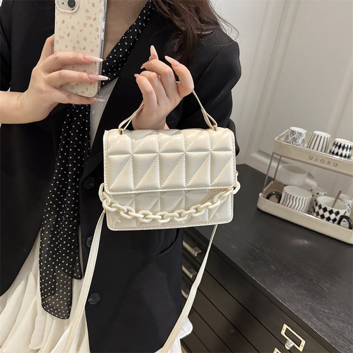 Damen elegante Umhängetasche mit strukturiertem Design und luxuriösem Kettenverschluss Nord Taschen