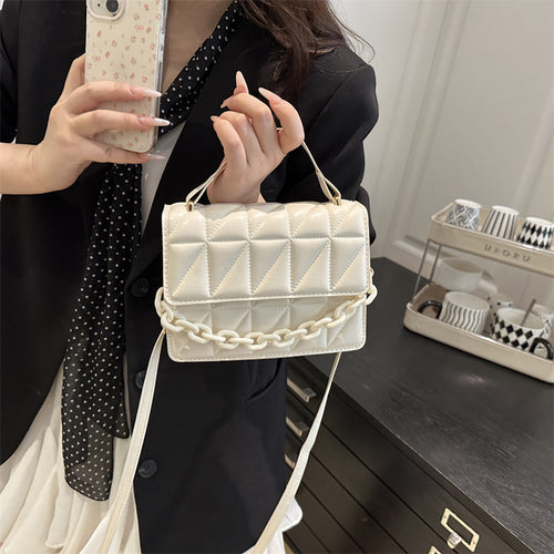 Damen elegante Umhängetasche mit strukturiertem Design und luxuriösem Kettenverschluss Nord Taschen