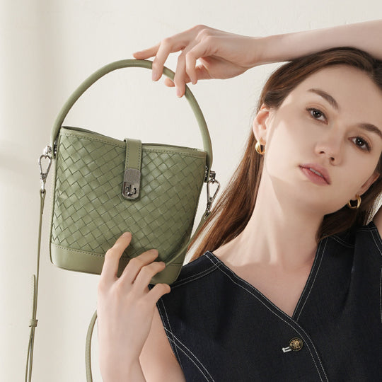 Damen Handtasche mit geflochtener Lederstruktur und abnehmbarem Schulterriemen Nord Taschen