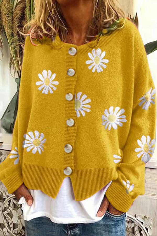 Damen Oversize-Strickcardigan mit Blumenapplikation, Perlmuttknöpfen und Wellensaum Nord Taschen