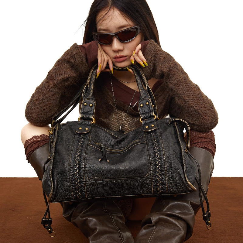 Damen Hobo-Tasche mit praktischen Reißverschlussfächern und eleganter Struktur Nord Taschen