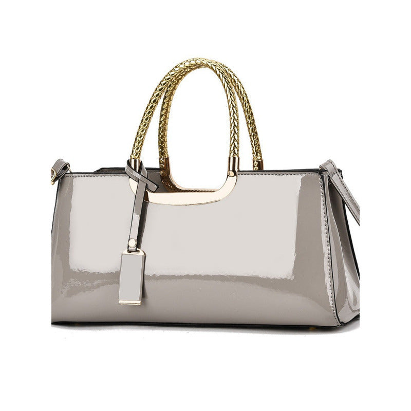 Damen elegante Schultertasche aus hochwertigem Kunstleder mit glänzendem Finish Nord Taschen