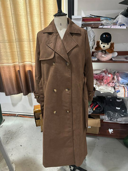 Damen Langer Doppelreihiger Trenchcoat aus Veloursleder-Optik mit Taillengürtel Nord Taschen