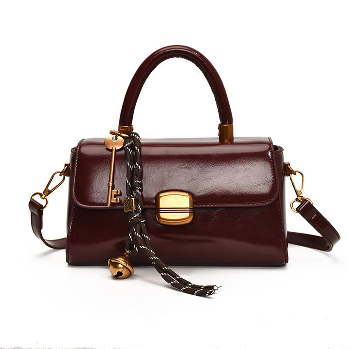 Damen elegante Schultertasche mit exklusivem Schlüsselanhänger Nord Taschen