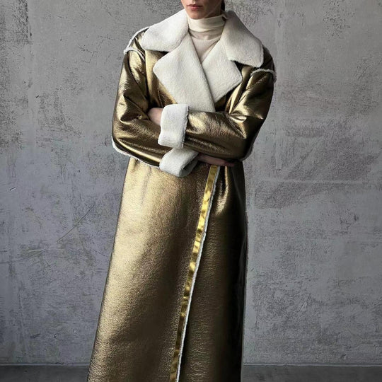 Damen Longline-Mantel aus Metallic‑Material mit Teddyfutter und überschnittener Schulter Nord Taschen