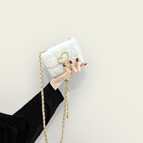 Damen Clutch mit elegantem Herzen-Design und luxuriösem Kettenriemen Nord Taschen