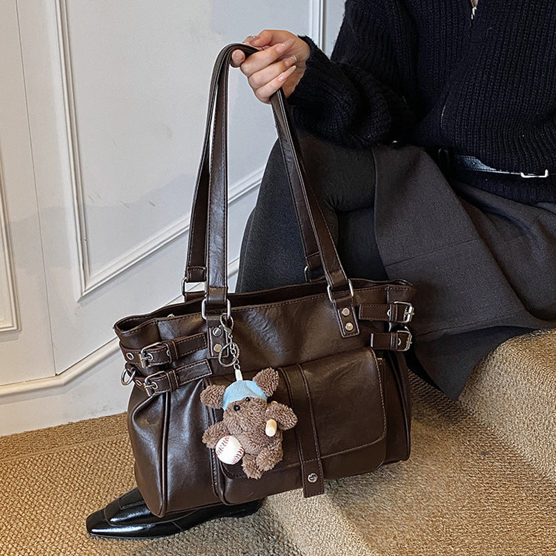 Damen Henkeltasche mit stilvollem Faltendesign und praktischen Reißverschlussfächern Nord Taschen