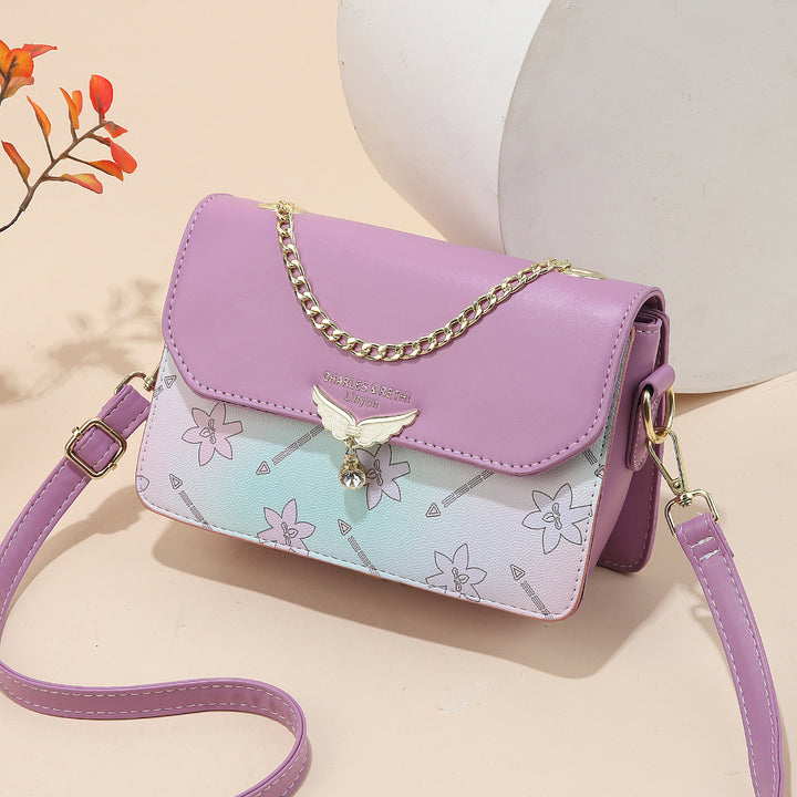 Damen Schultertasche mit elegantem Karomuster und goldener Kette Nord Taschen