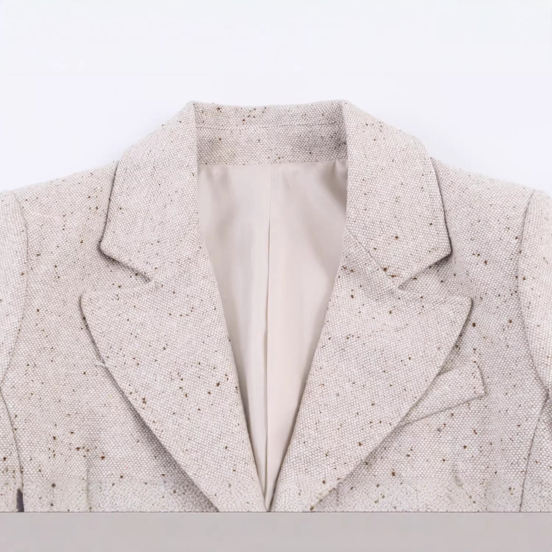 Damen Struktur-Tweedblazer mit Shapingnähten, Pattentaschen und bezogenen Knöpfen Nord Taschen