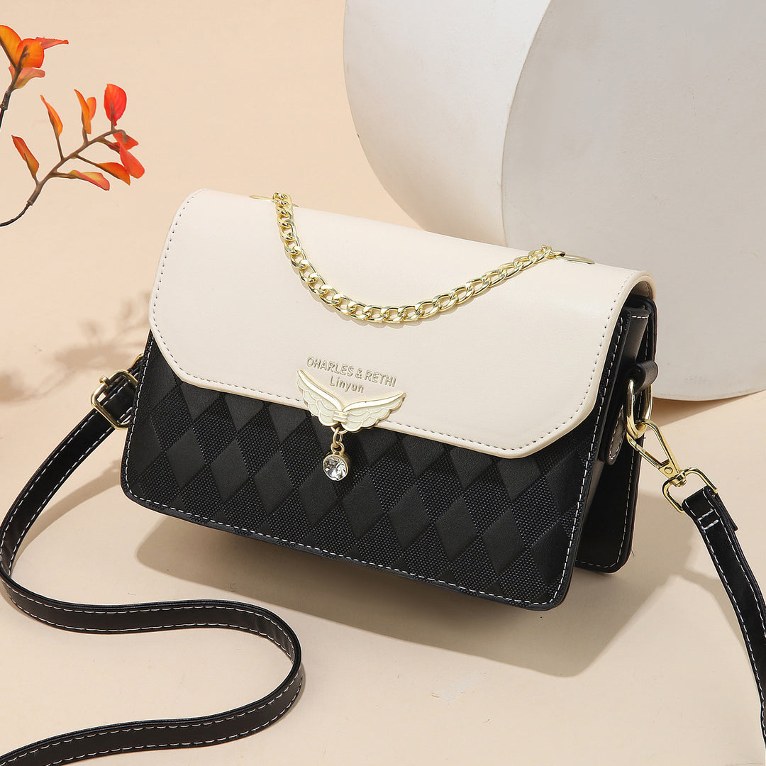 Damen Schultertasche mit elegantem Karomuster und goldener Kette Nord Taschen