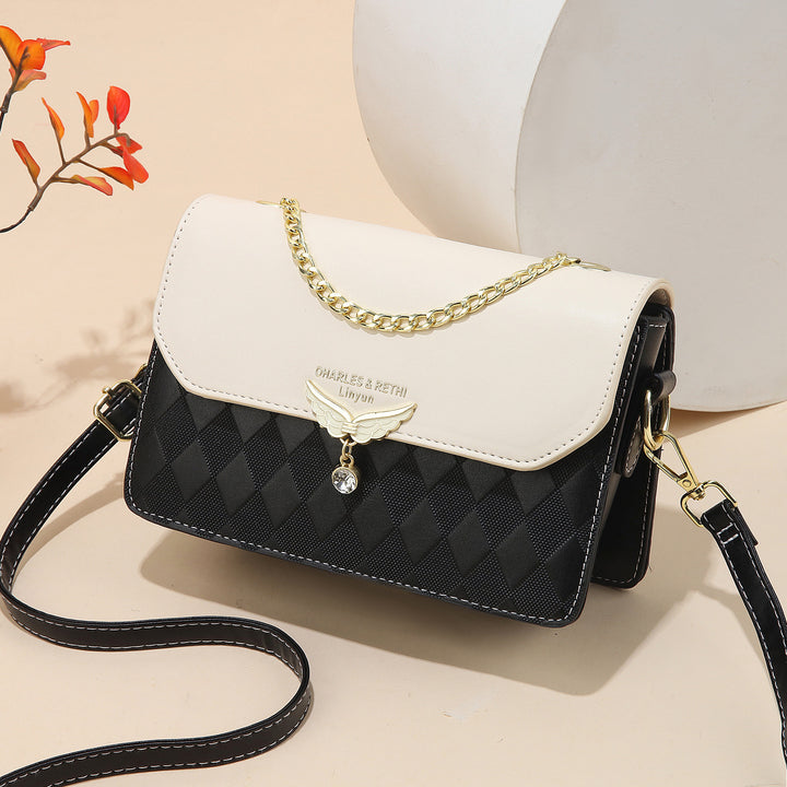 Damen Schultertasche mit elegantem Karomuster und goldener Kette Nord Taschen