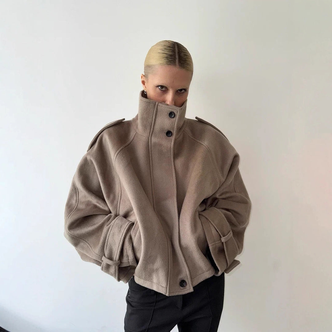 Damen Oversized Woll-Cropped-Jacke mit hohem Stehkragen und Ballonärmeln Nord Taschen