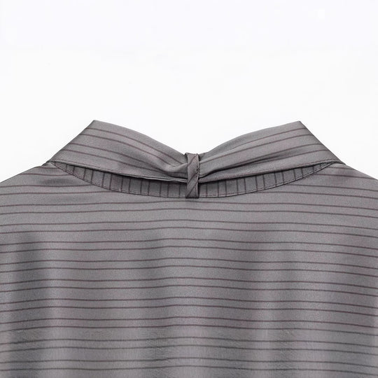 Damen Oversize Seidenähnliche Bluse mit Schluppe und Brusttaschen Nord Taschen