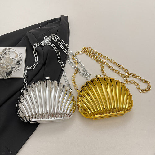 Damen Clutch im Muschel-Design mit stilvollem Kettenriemen Nord Taschen